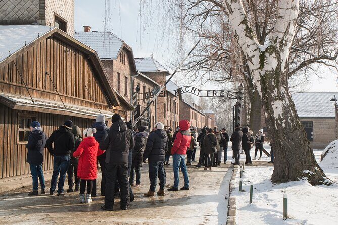 Auschwitz-Birkenau and Wieliczka Salt Mine Full Day Tour - The bus gap between camps and mines: why lunch and patience matter