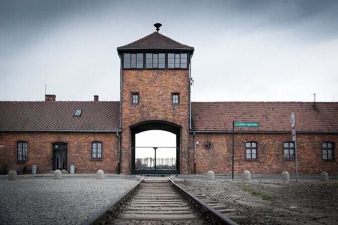 Auschwitz-Birkenau Private Tour from Krakow - From Krakow to Auschwitz: the private-transport advantage